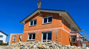 Bauministerkonferenz: „30.000 Euro mehr für ein normales Einfamilienhaus“ – Bauindustrie fürchtet massiven Konjunktureinbruch
