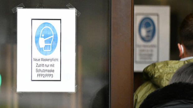 Corona: Krankenhäuser fordern Maskenpflicht in Innenräumen