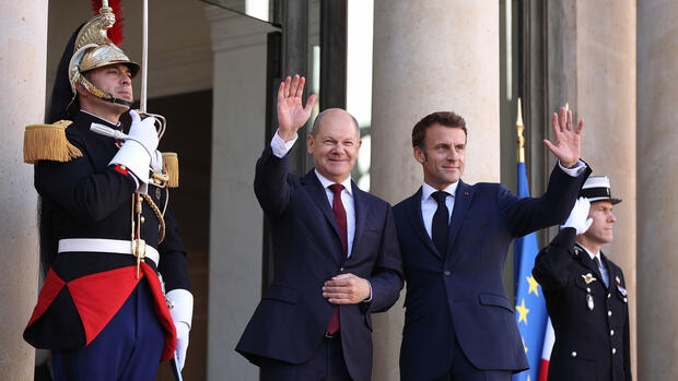 Deutsch-französische Beziehungen: Scholz trifft Macron: Gespielte Harmonie, aber nicht einmal ein Statement