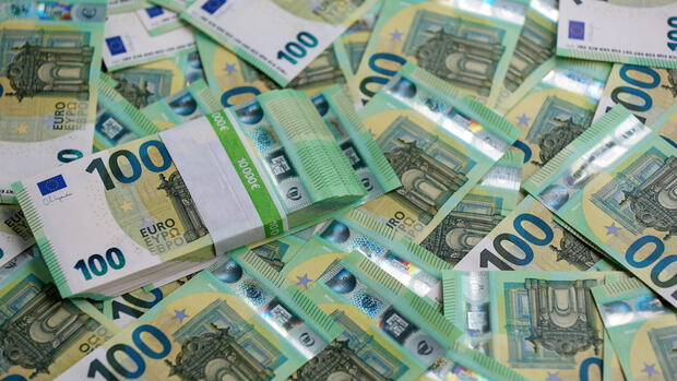 Kampf gegen Geldwäsche: Bargeld-Obergrenze: Bundesländer uneins über Limit von 10.000 Euro