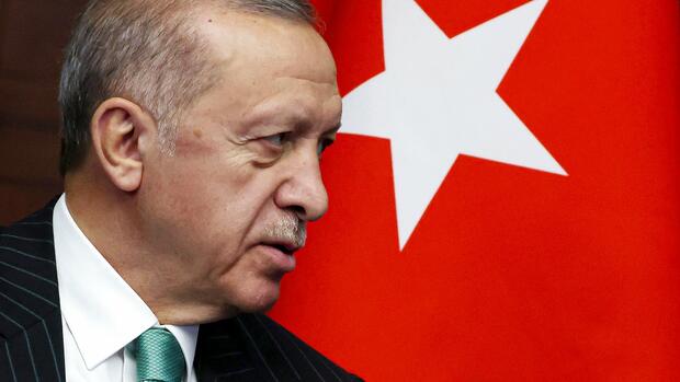 Nach Anschlag: Erdogan kündigt Einsatz von Bodentruppen gegen kurdische Miliz in Syrien an