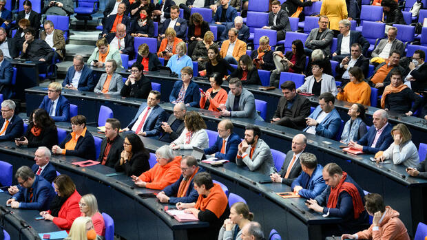 Reform: Bundestag beschließt neues Bürgergeld mit breiter Mehrheit