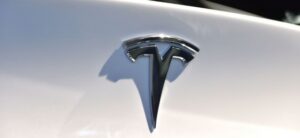 Sicherheitsprobleme: Tesla-Aktie dennoch vorbörslich stärker: Rückruf für 80.000 E-Autos in China