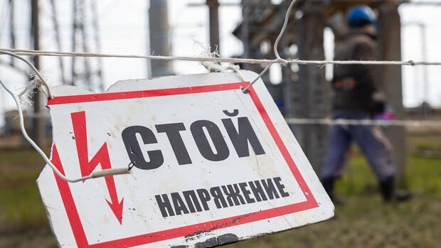 Ukraine – Die Lage am Morgen: Ukraine: Stromnetz bleibt auf Monate labil – Selenski ruft zum Sparen auf