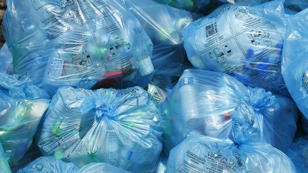 Verschmutzungskrise: Regierung beschließt Gesetz gegen Plastikmüll – Industrie muss zahlen