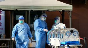 Corona-Pandemie: Es mangelt an Medizin, Klinikbetten und Personal: China steht vor dem Covid-Chaos