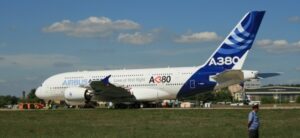 In Frankreich: Airbus-Aktie: Airbus muss wegen Korruptionsvorwürfen Millionenstrafe zahlen