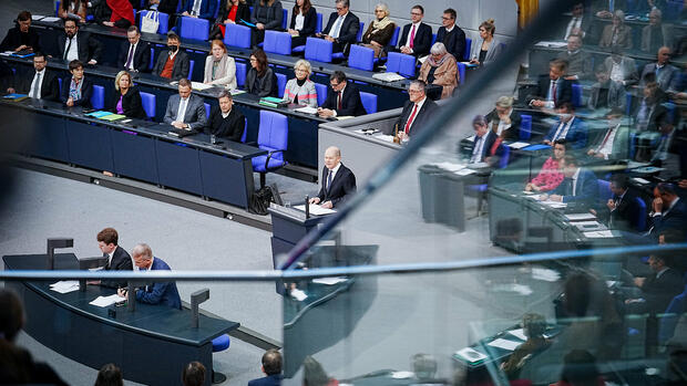 Regierungserklärung: „Es liegt vor allem an Ihnen“ – So reagieren die Fraktionen im Bundestag auf Scholz' Rede