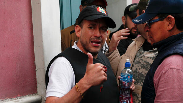 Südamerika: Oppositionsführer Camacho in Bolivien festgenommen – Anhänger besetzen Flughafen