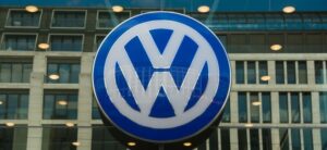 Stühlerücken: VW-Aktie gibt nach: Volkswagen tauscht bei zentralen Positionen herum - Neuer Chefdesigner