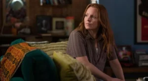 Yellowjackets: Erste Bilder aus Staffel 2 mit Lauren Ambrose