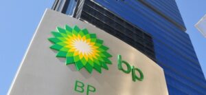 Ammoniak-Cracker: BP-Aktie dreht ins Minus: BP zieht Wasserstoffzentrum in Wilhelmshaven in Betracht