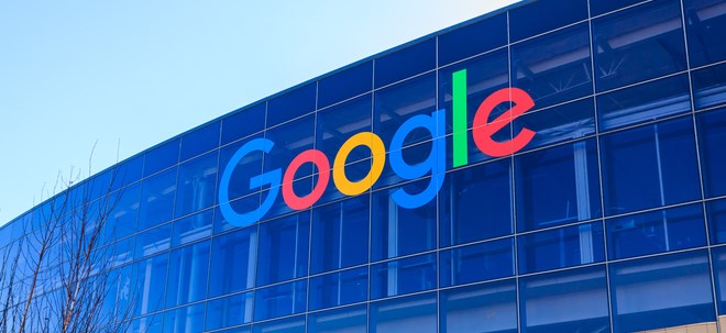 Tausende Arbeitsplätze: Google-Aktie an der NASDAQ im Plus: Google-Mutter Alphabet offenbar mit massivem Stellenabbau