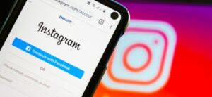 Entscheidung in diesem Monat: Meta-Aktie stärker: Facebook und Instagram heben möglicherweise Trump-Sperre auf - RBC zählt Meta zu den