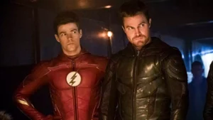 The Flash: Arrow-Star Stephen Amell kehrt für finale Staffel zurück