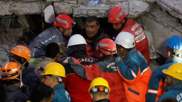 Türkei: 198 Stunden nach dem Erdbeben werden Menschen aus den Trümmern gerettet