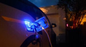 Elektromobilität: Strombranche wirft Autobauern im Ladestreit Panikmache vor