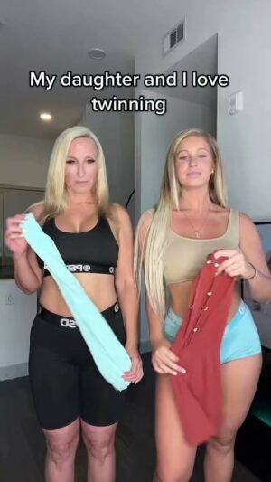 Hot Girls in Tight Dresses, Bikinis & Hot leggings (@sexy_h0t_girls)