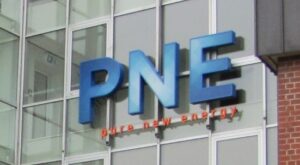 PNE-Aktie: PNE nach hohen Zinsaufwendungen in rote Zahlen gefallen