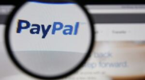 Stellenstreichungen: PayPal-Aktie an der NASDAQ wechselt ins Minus: Auch PayPal will Beschäftigtenzahl reduzieren