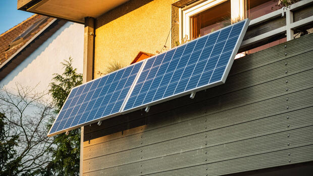 Photovoltaik: Balkonkraftwerke mit Tücken: Wie die Stromschlag-Gefahr beseitigt werden kann