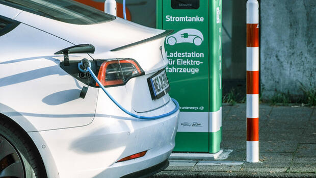 Elektroautos: Zahl der Ladepunkte deutlich gestiegen – Ziel noch weit entfernt