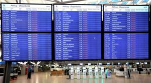 Tarifverhandlung: Warnstreiks an mehreren Flughäfen haben begonnen
