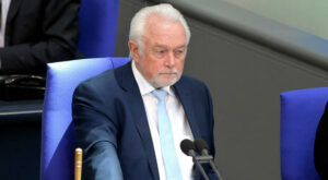 Parteitag : So engagiert sich Wolfgang Kubicki für seine Wiederwahl als FDP-Vize