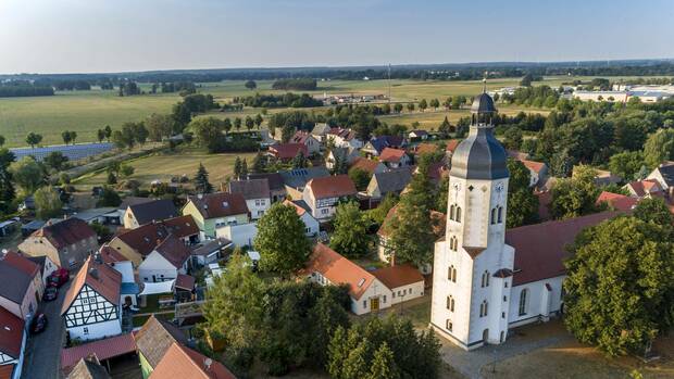 Brandenburg: Solaranlagen auf dem Acker: Grüner Minister will Immobilienkonzern abblocken