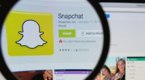 Künstliche Intelligenz: Snap-Aktie im Plus: Snapchat schaltet KI-Chatbot kostenlos frei