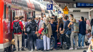 Studie: DIW: Neun-Euro-Ticket führte nicht zum nachhaltigen Umstieg auf Busse und Bahnen