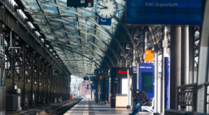 Tarifstreit: Gewerkschaft EVG droht der Bahn mit wochenlangen Streiks