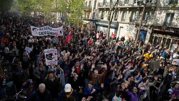 1. Mai in Frankreich: Gewerkschaften hoffen auf Verhandlungen über Rentenreform – Massenproteste bleiben aus