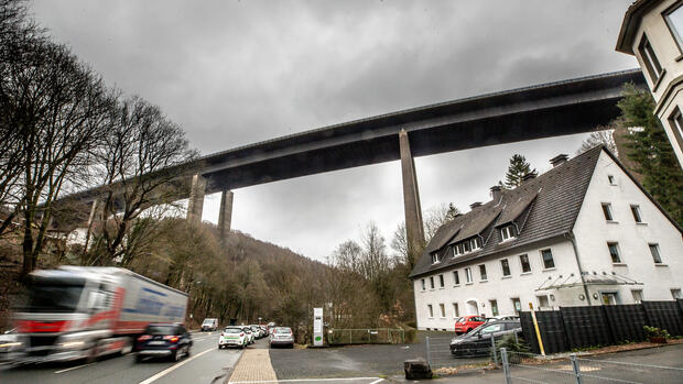 Autobahnbrücke: Spannung vor Rahmede-Sprengung steigt - letzte Vorbereitungen