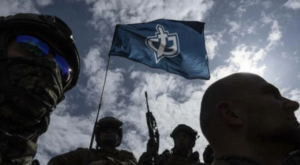 Ukraine-Krieg: Wenn plötzlich russische Neonazis mit Nato-Waffen gegen Putin kämpfen