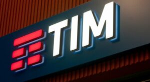 Milliarden-Angebote: TIM-Aktie: Italienischer Telekomkonzern TIM erhält neue Angebote für Festnetzsparte