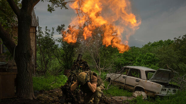 Ukraine-Krieg: Berichte über Gegenoffensive häufen sich – Kämpfe in Donezk