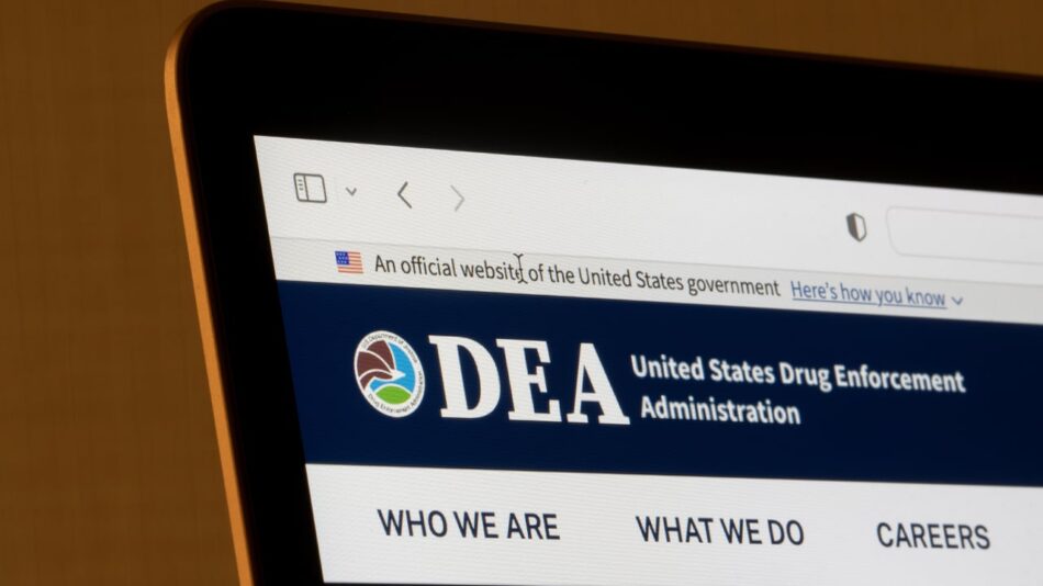 DEA Duped: How a Crafty Crypto Scammer Outwitted the Agency and Made Off With $55K – Bitcoin News