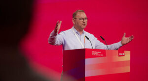 Gewerkschaften: Verdi-Chef Frank Werneke klar im Amt bestätigt