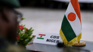 Internationale Beziehung: Putschisten im Niger entziehen französischem Botschafter Immunität