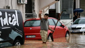 Naturkatastrophe: Überschwemmungen in Griechenland: Kein Strom, kein Verkehr, kein Trinkwasser