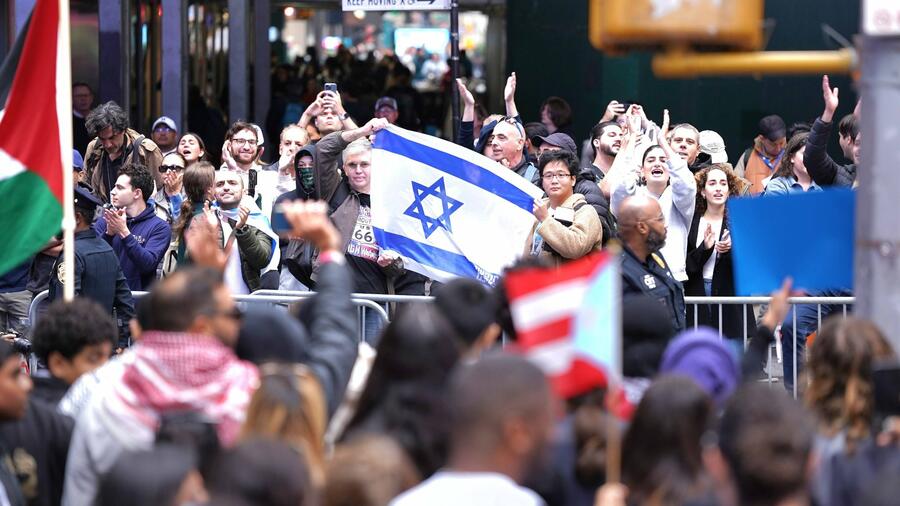 New York: Krieg in Israel: Feindselige Proteste am Time Square