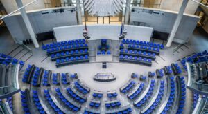 Fehlzeiten : Diese Abgeordneten fehlen am häufigsten im Bundestag