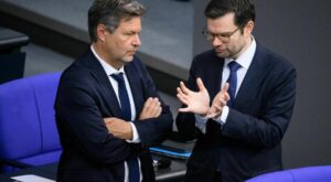 Bundesregierung: Buschmann mahnt in Brief an Habeck schnelleren Bürokratieabbau an