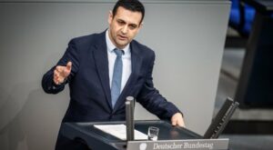 Bundesregierung: FDP-Generalsekretär kritisiert Ampel-Partner – und wirbt offensiv für Schwarz-Gelb