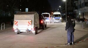Linksterrorismus: Granate und Kalaschnikow bei RAF-Terroristin gefunden – Polizei vermutet Komplizen ebenfalls in Berlin