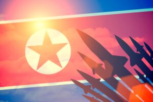 Nordkorea-Flagge mit Raketen