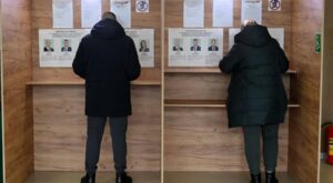 Wahlen: Belarus wählt neues Parlament – Kritik an Manipulation