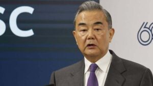 Wang Yi: Chinas oberster Außenpolitiker muss sich in München für Zwangsarbeitsvorwürfe rechtfertigen