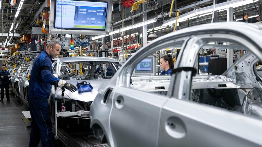 Konjunktur: Deutsche Firmen starten mit „spürbarem Plus“ in der Produktion ins Jahr